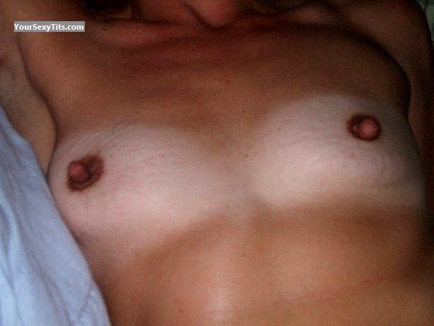 Tit Flash: Small Tits - Nipples from United States